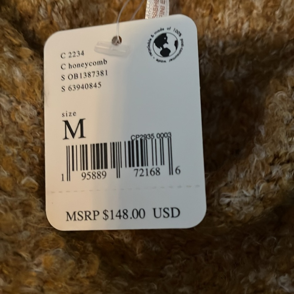 Oversized bulky sweater. Free people never worn tags still on - Picture 4 of 6